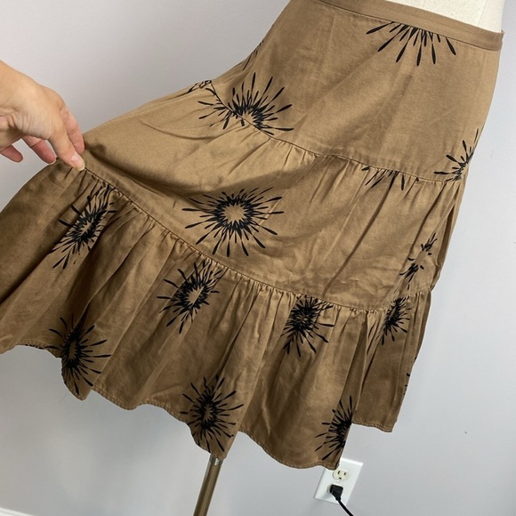 🌸Willi Smith Boho style tiered midi skirt in brown with black sunburst design - Picture 9 of 10